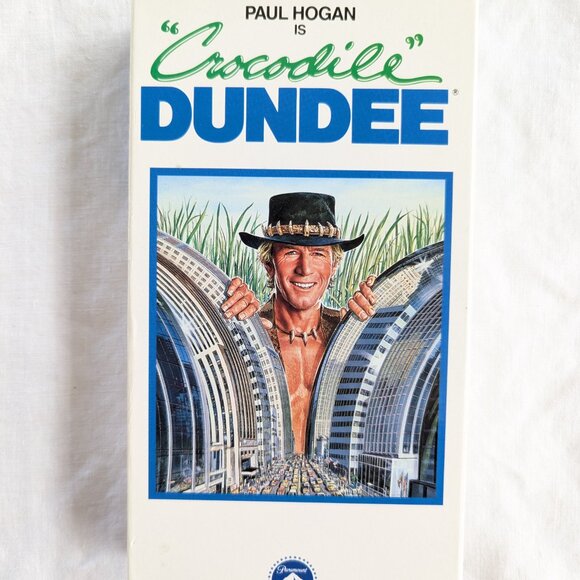 3/$15 Crocodile Dundee (1986) VHS movie with Paul Hogan - Picture 2 of 6
